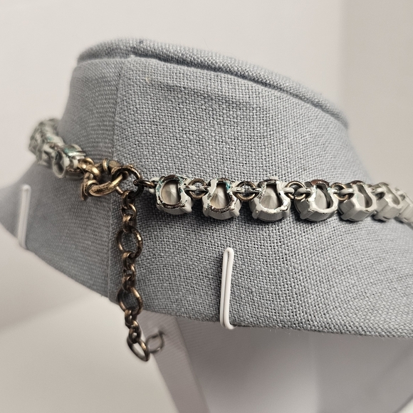 [J. CREW] Matte Gray Coated Stones Crystal Drop Statement Necklace - Picture 15 of 16